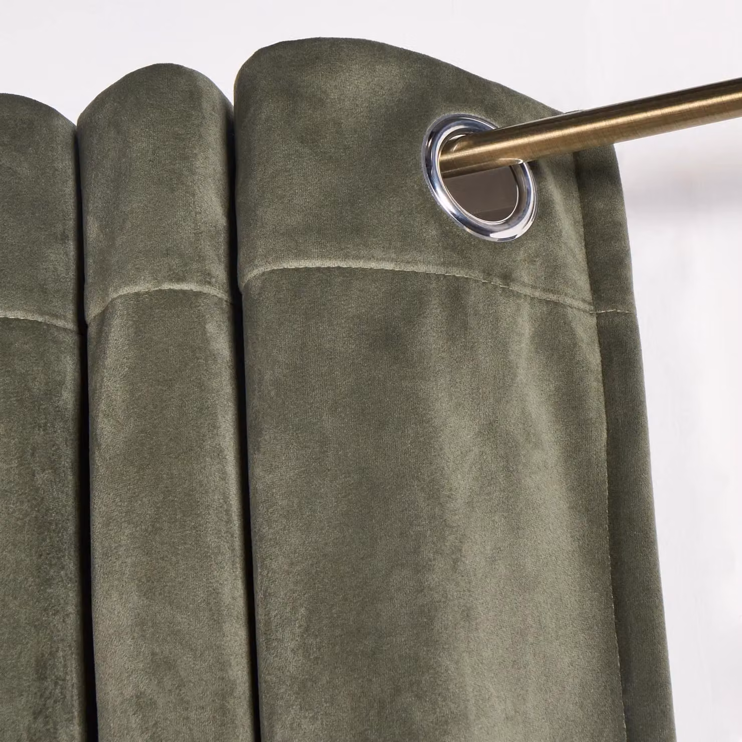 OHS Thermal Matte Velvet Eyelet Curtains, 2 Pairs, Green, Width: 168 cm, Drop: 229 cm – 3