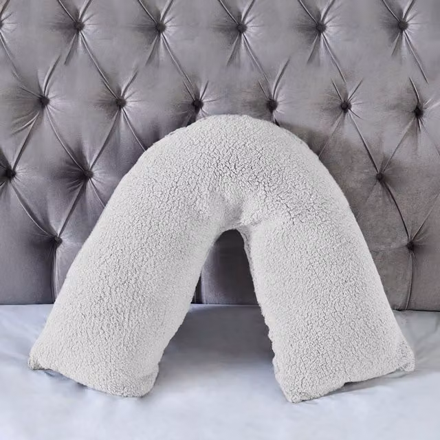 Snug City Home Sweet Home UK Teddy Fleece V Shaped Pillowcase in White – 1