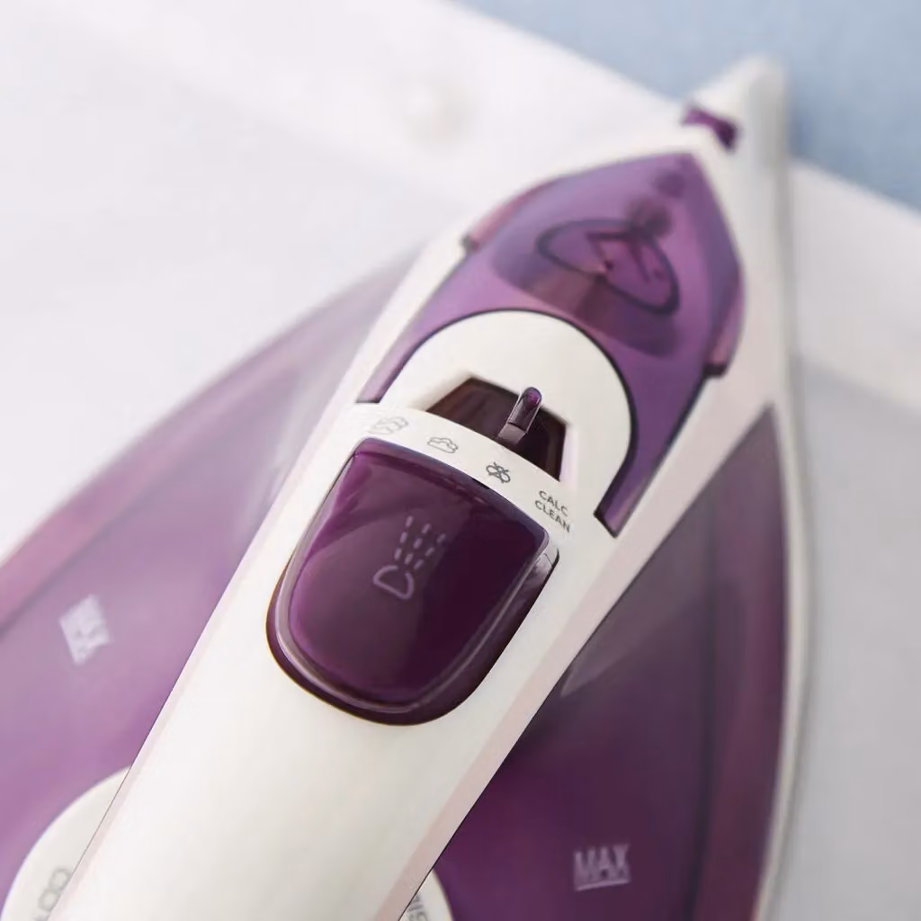 Morphy Richards Steamflow Turbo Steam Iron with Ceramic Soleplate, 2400W, Pink and White – 5