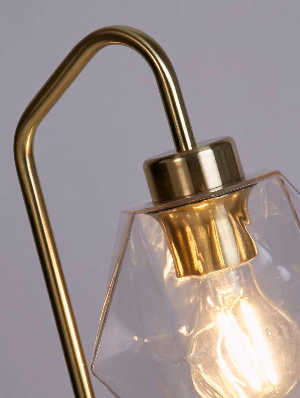 Lighting Collection Satin Brass and Clear Glass Table Lamp in Gold – 3