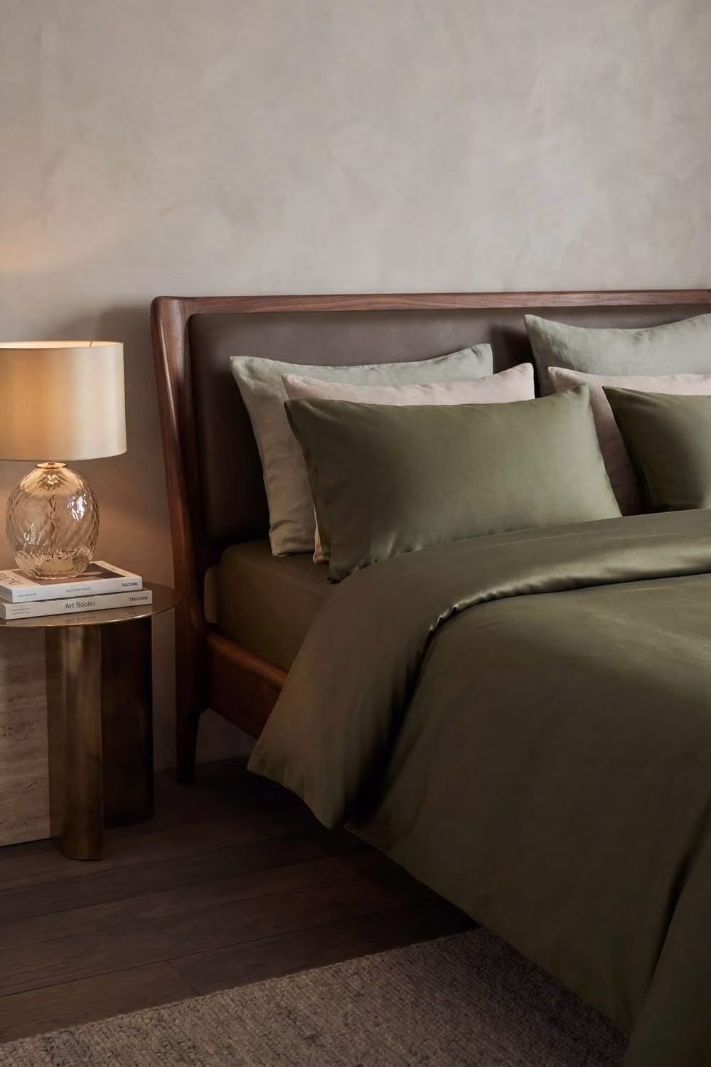 Bedable Sateen Bedding Bundle in Green, King Size, including Duvet and 2 Pillows – 1