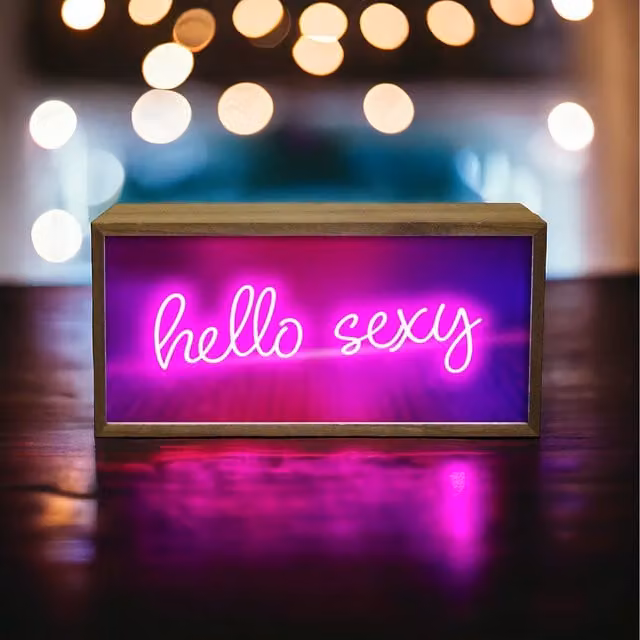 Echo Three Retro LED Wall Light Box in Brown Wood Effect, W/D/H: 30 x 15 x 7 cm