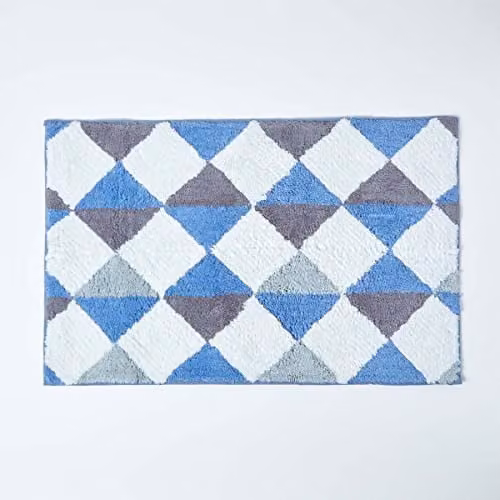 HOMESCAPES Harelquin Cotton Bathmat in Blue, Grey and White with Diamond Geometric Pattern and Non-Slip Backing, W: 50 cm, D: 80 cm