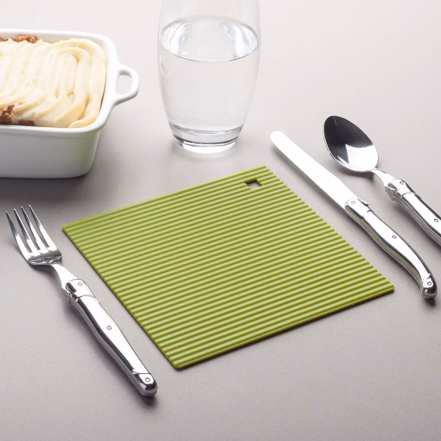 Zeal Silicone Square Non-Slip Hot Mat Trivet in Green, W/D/H: 18 x 18 x 1 cm – 2