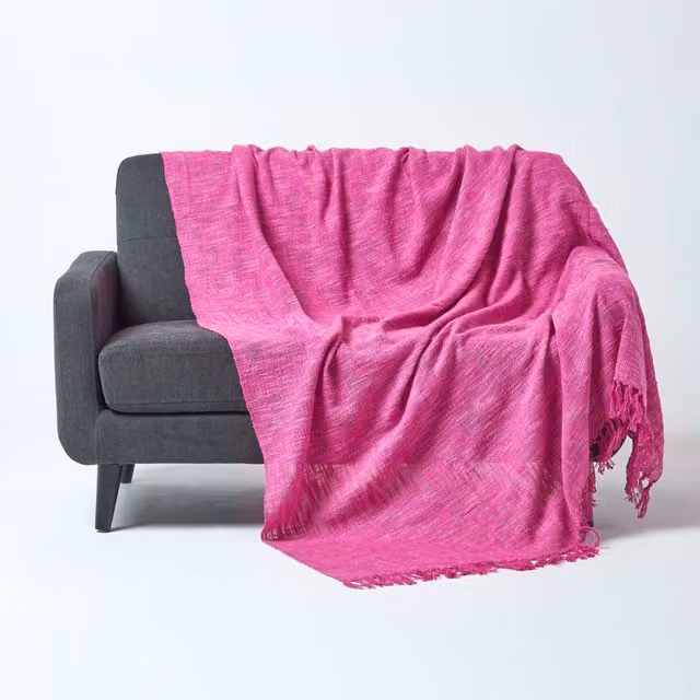 Homescapes Nirvana Woven Cotton Throw with Fringes in Pink, W/D/H: 150 x 200 cm