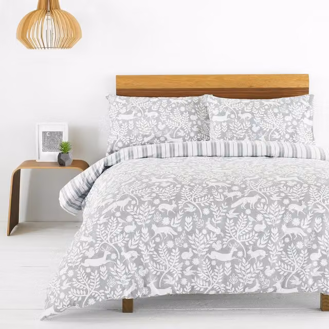Paoletti Scandi Forest Cotton Flannelette Duvet Cover and Pillowcase Set in Grey, Red and Beige, 140 x 200 cm