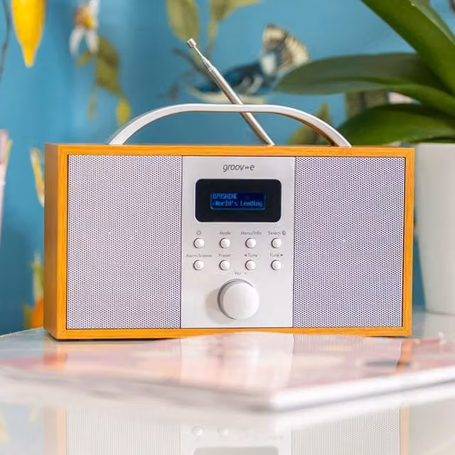 Groove Boston Wooden DAB and FM Radio with Bluetooth, Brown