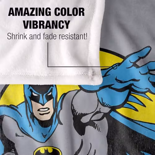 Warner Bros. Batman Vintage T-Shirt Super Soft Fleece Throw Blanket, Multicolour, W: 91.44 cm, H: 147 cm – 3