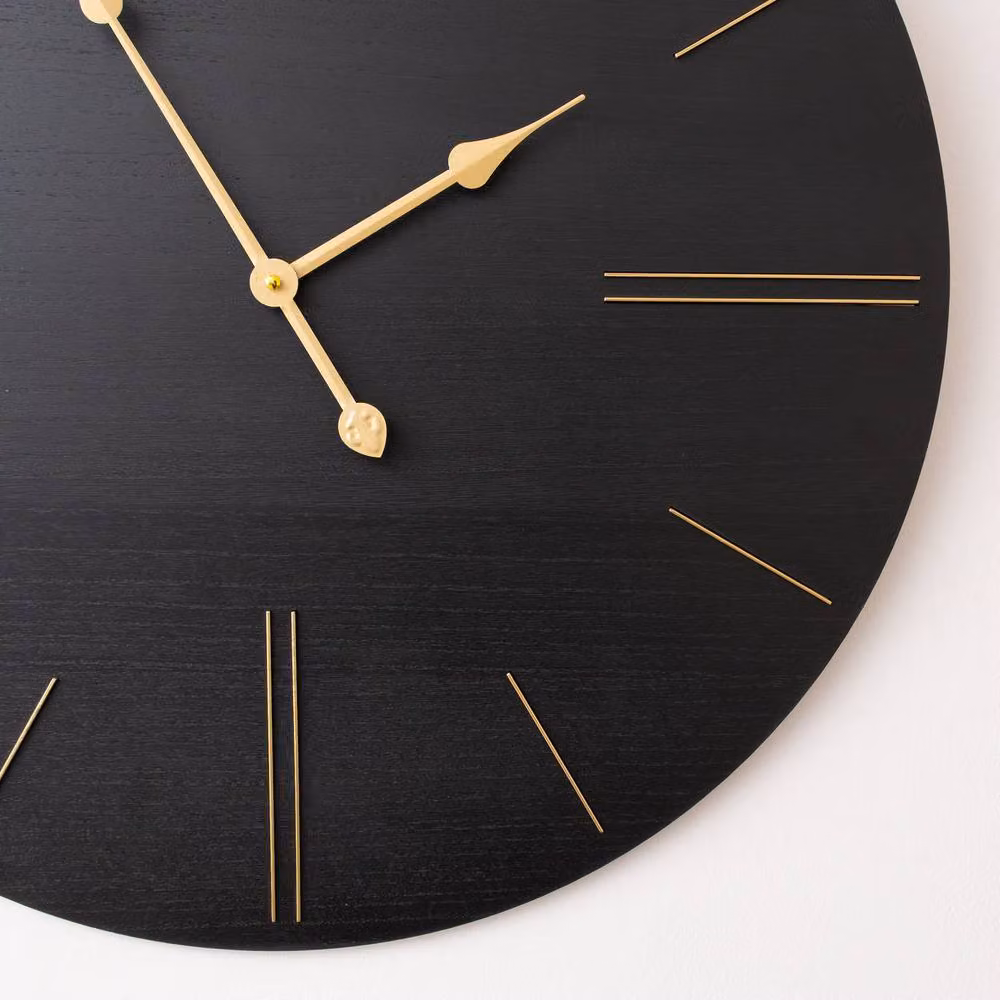 Melody Maison Mid-Century Round Analog Wall Clock in Black and Gold, W/D/H: 70 x 70 x 1 cm – 3
