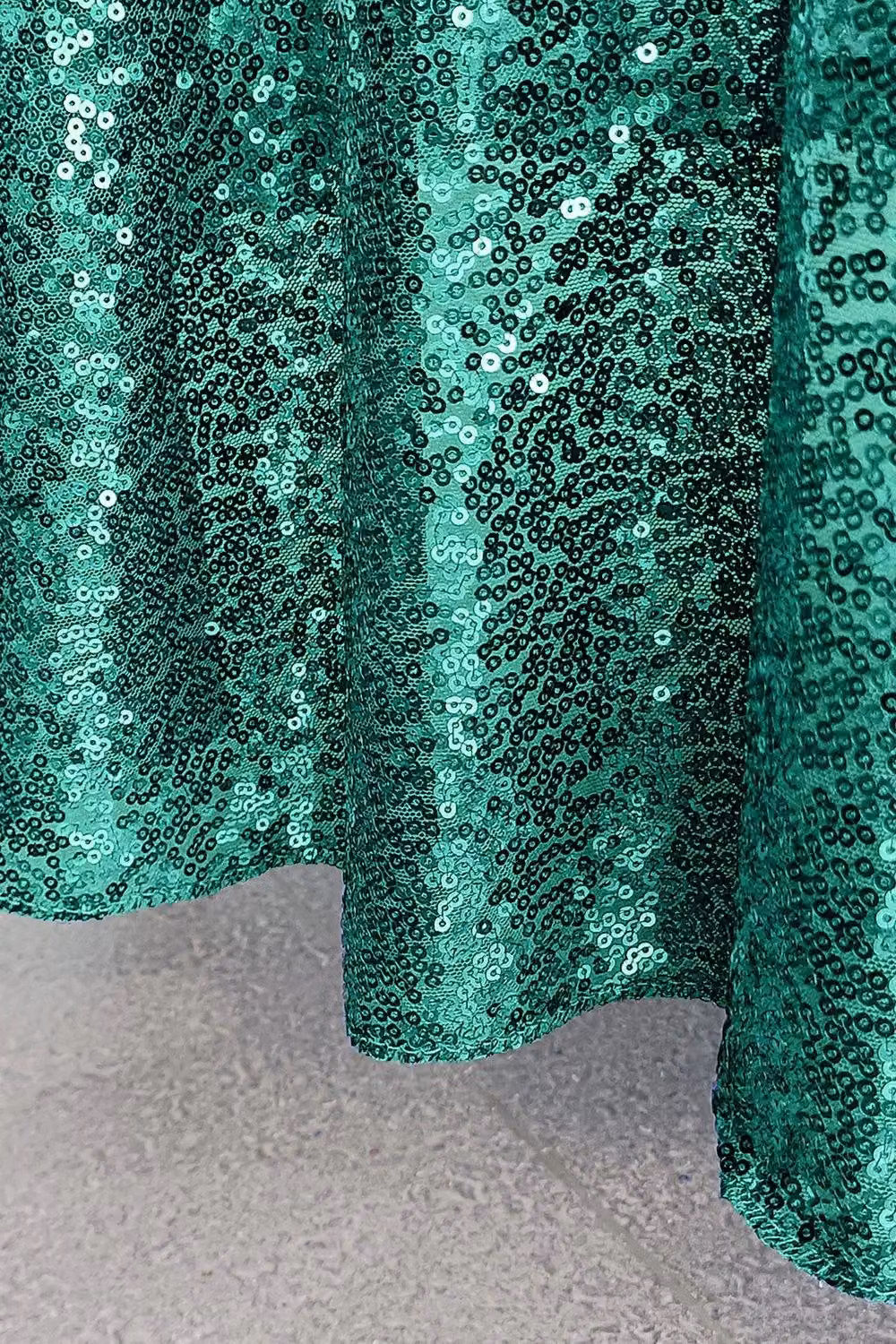 Neel Blue Round Sequin Tablecloth in Emerald Green, Diameter: 127 cm – 2