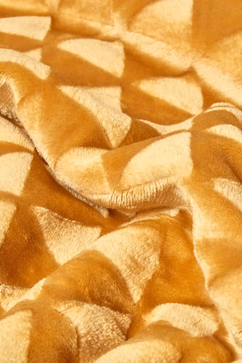 Homescapes Geometric Patterned Sherpa Fleece Throw Blanket in Yellow, W/D/H: 200 x 230 cm – 2