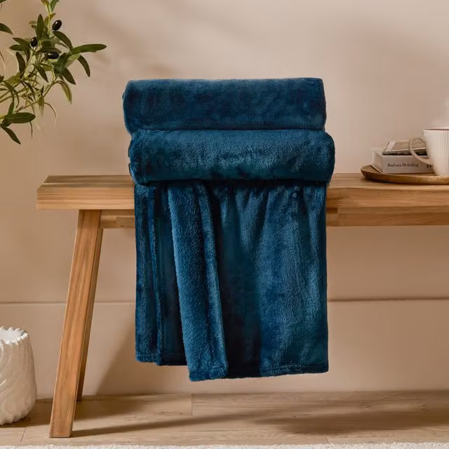 Harrow Fleece Throw in Midnight