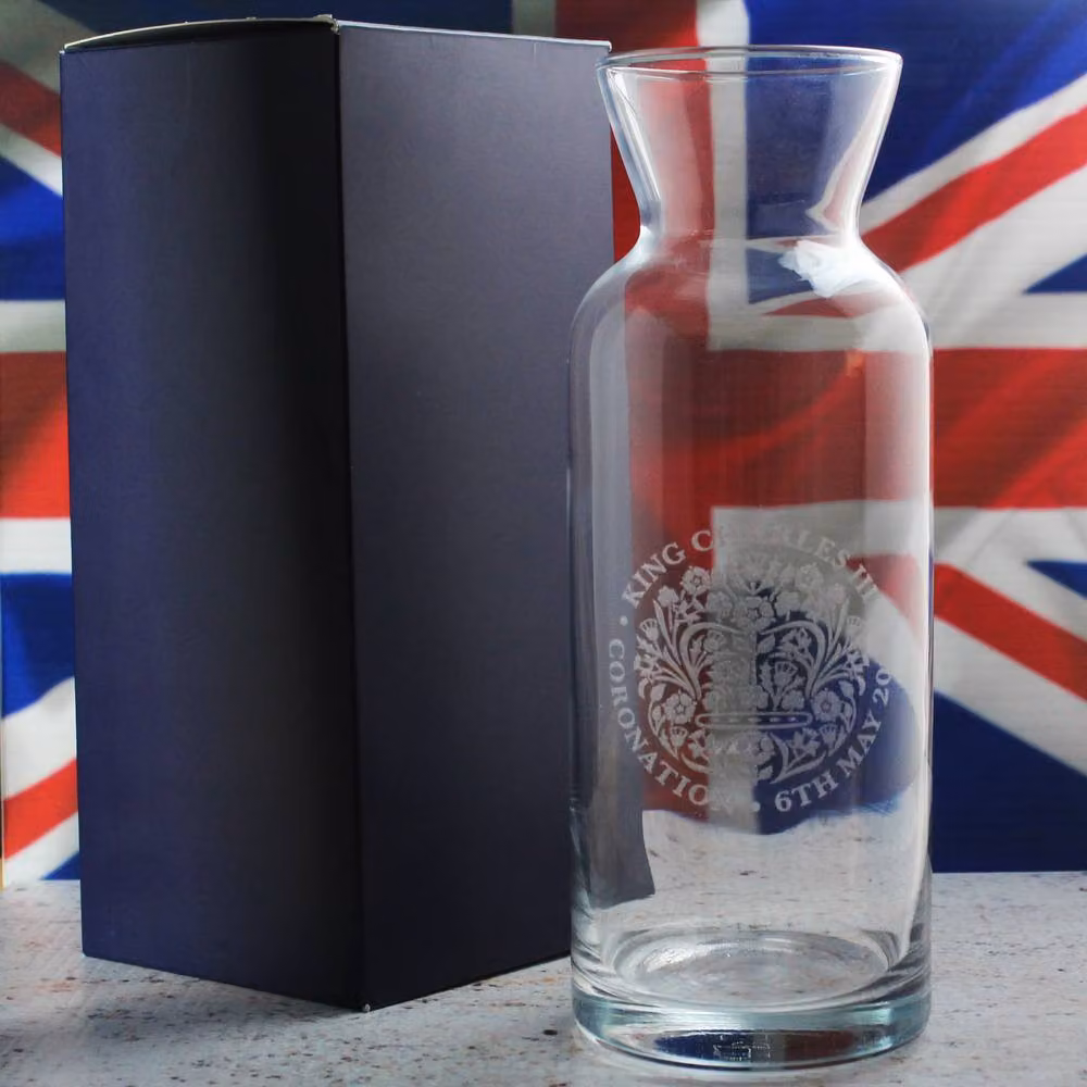 Uniqueful Personalised Commemorative Coronation of the King Glass Vase in Clear – 2