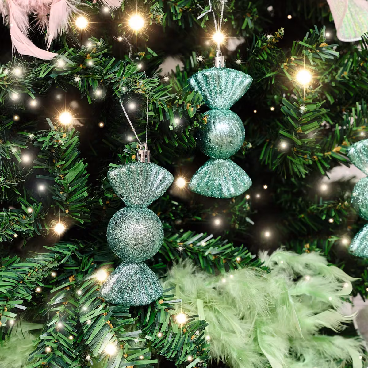 Melody Maison Set of 3 Green and Gold Glitter Sweet Shaped Christmas Bauble Decorations, Diameter: 11 cm – 4