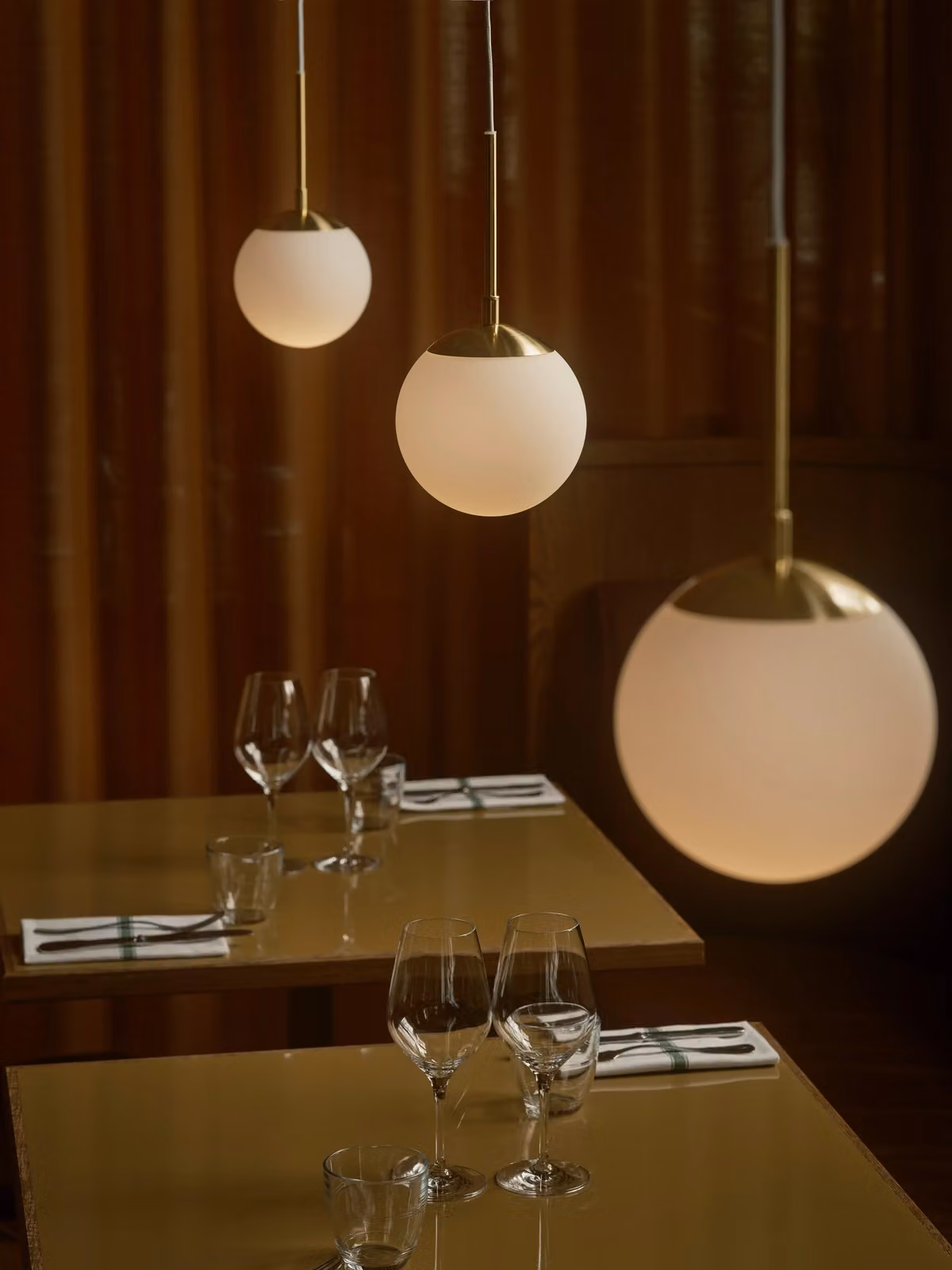 Nordlux Grant Sphere Pendant Light in Gold and White with Brass and Glass, Diameter: 15 cm – 2