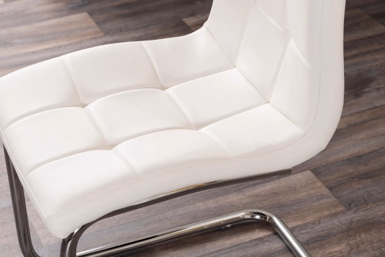 FurnitureboxUK Novara 100cm Round Glass Dining Table and 4 Murano Dining Chairs in White and Transparent – 3