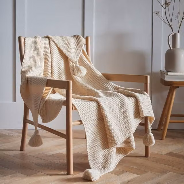 Portfolio Home Copenhagen Knitted Tassels Throw Blanket in Beige, W: 127 cm, D: 152 cm