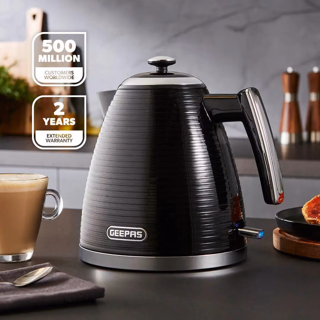 Geepas Linear 1.7 l Electric Cordless Kettle with Rapid Boil and Auto Shut-off in Black – 2