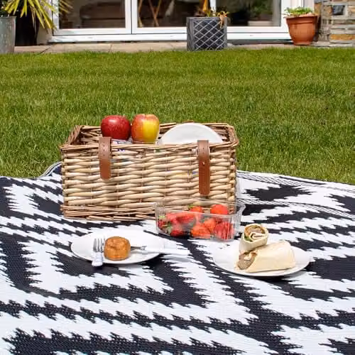 JVL Handmade Small Buff Wicker Hamper with Faux Leather Straps in Beige and Brown, W/D/H: 40.5 x 29.0 x 19.0 cm – 5