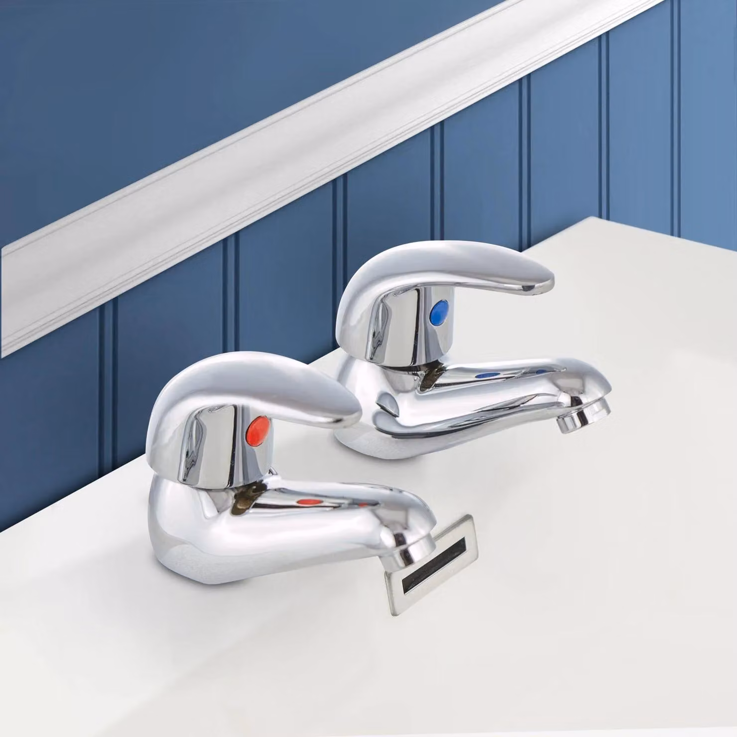 Nes Home Studio Traditional Single Lever Basin and Bath Mono Mixer Tap in Chrome Silver – 2