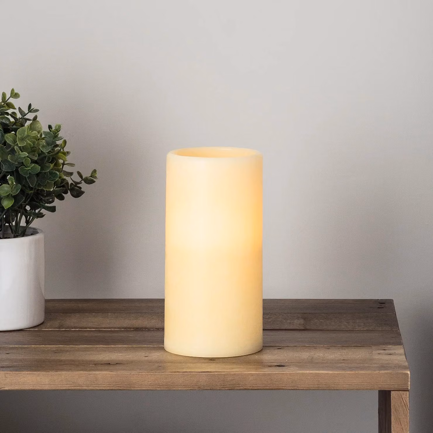 Lights4fun Medium Church Pillar Battery Operated Wax LED Candle with Timer and Flicker Effect in White and Amber – 1