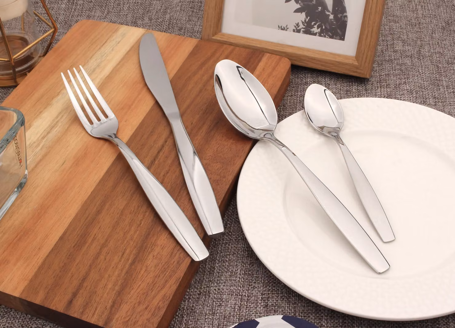 Glim & Glam 24-piece Polished Stainless Steel Cutlery Set in Silver – 2