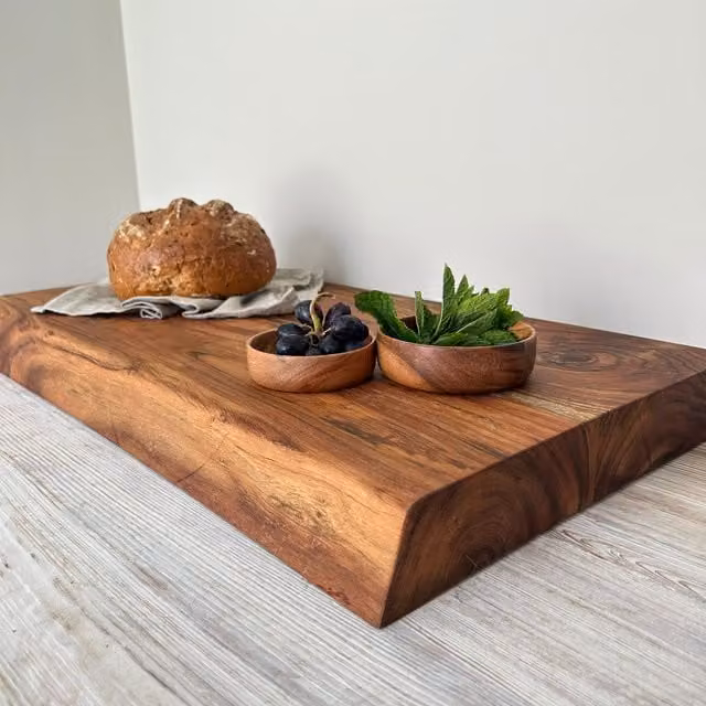Downton Interiors Professional Chef Live Edge Acacia Wood Chopping Board, Extra Large, Brown – 1