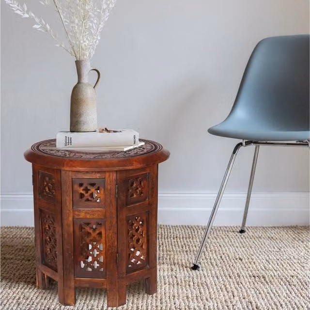 Topfurnishing Round Lacquered Carved Wooden Coffee or Bedside Table in Red and Brown, W/D/H: 38 x 38 x 38 cm