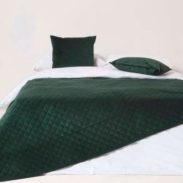 Homescapes Diamond Quilted Velvet Bed Throw - Green, W/D/H: 200 x 150 x 150 cm