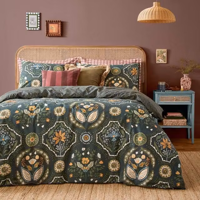 Furn Ember Reversible Floral Printed Duvet Cover Set in Green, W/D/H: 140 x 200 cm and 90 x 200 cm