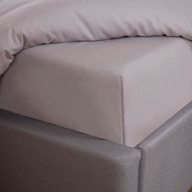 Highams Polycotton Fitted Sheet in Silver, Superking, W/D/H: 200 x 200 x 30 cm