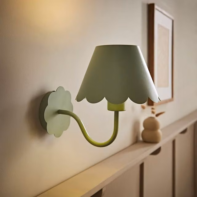 ValueLights Hattie Scallop Rechargeable Wall Light in Green