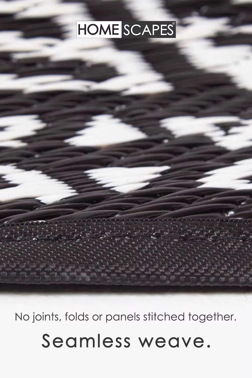 Homescapes Round Woven Outdoor Rug with Black and White Mosaic Motif, UV-Resistant and Reversible, Diameter: 180 cm – 4