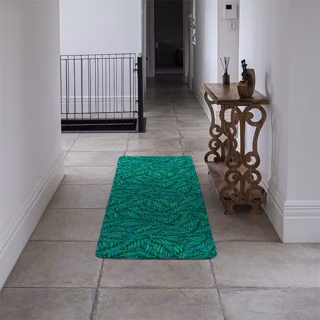 Benjamin Tate Design LTD Green Leaves Pattern Floral Designer Runner Rug in Green