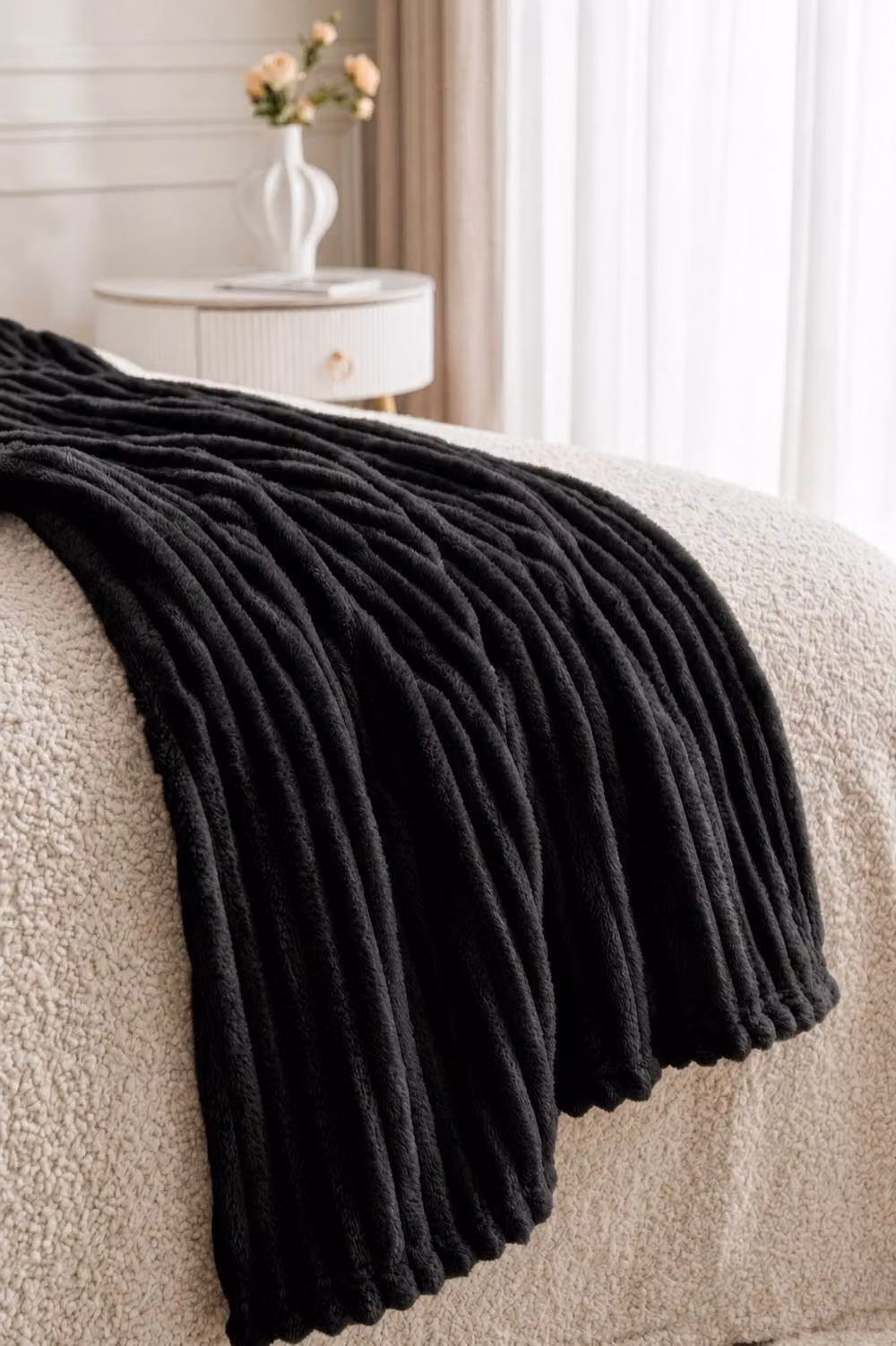 Dyzi Large Supersoft Ribbed Jacquard Fleece Throw Blanket in Black, W/D/H: 200 x 240 cm – 5