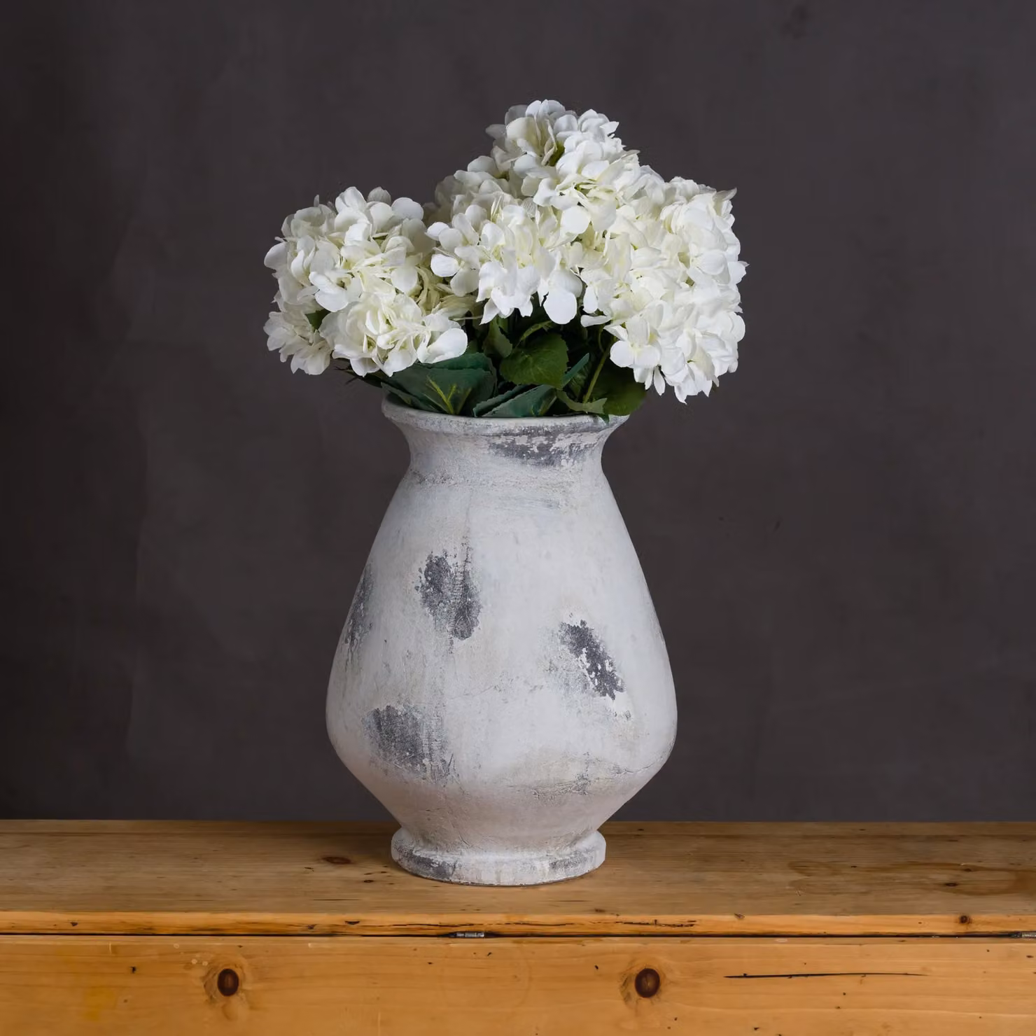 Hill Interiors Naxos Large Antique Style Ceramic Vase in White, H 43.0 cm x W 32.0 cm x D 32.0 cm – 2