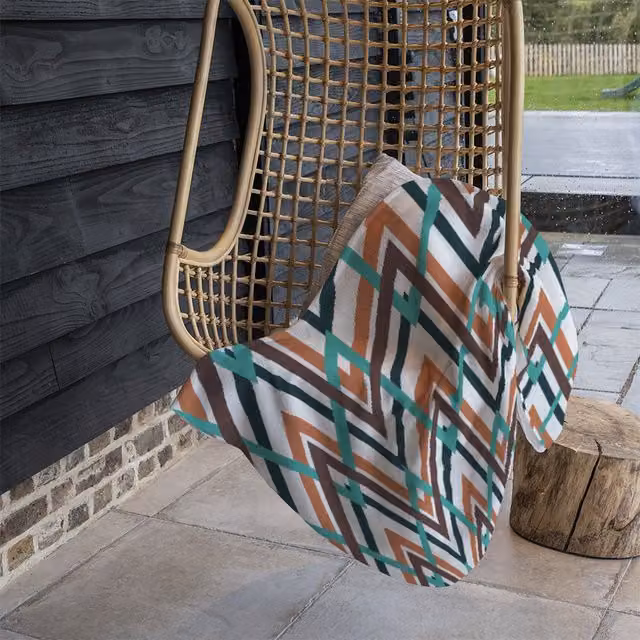 Benjamin Tate Design Geometric Fleece Blanket in Green, Beige and Multicolour, W/D/H: 120 x 150 cm – 1