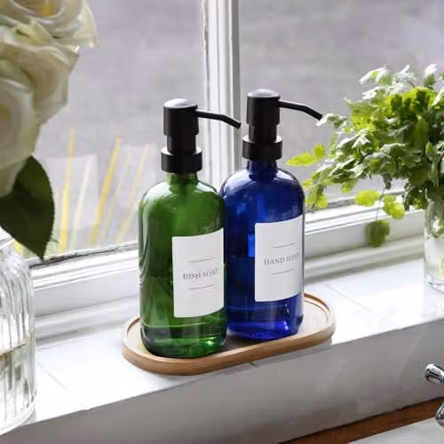 Harbour Housewares 2 Piece Glass Soap Dispenser Set with Bamboo Tray and Labels, 500ml, Green – 3