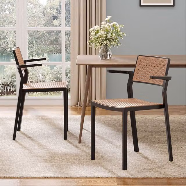 Livingandhome Set of 4 Stackable PP Rattan Dining Chairs with Armrests in Black and Brown