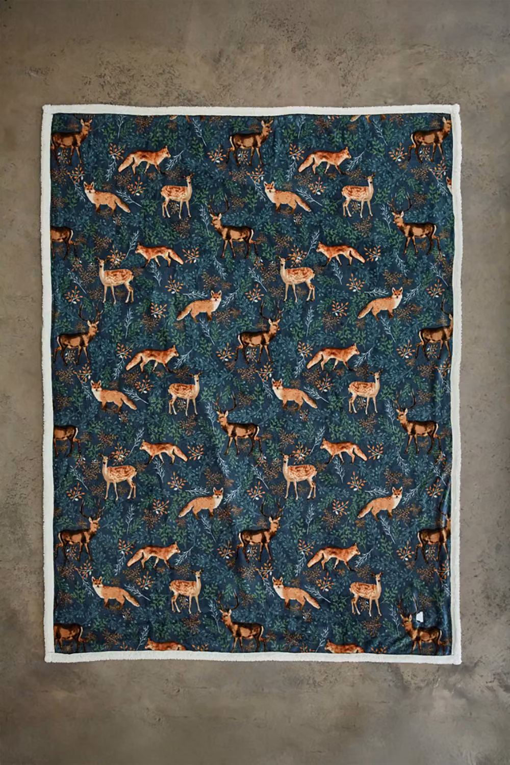Deyongs Fox & Deer Heated Sherpa Throw in Petrol, W: 140 cm, D: 180 cm – 3