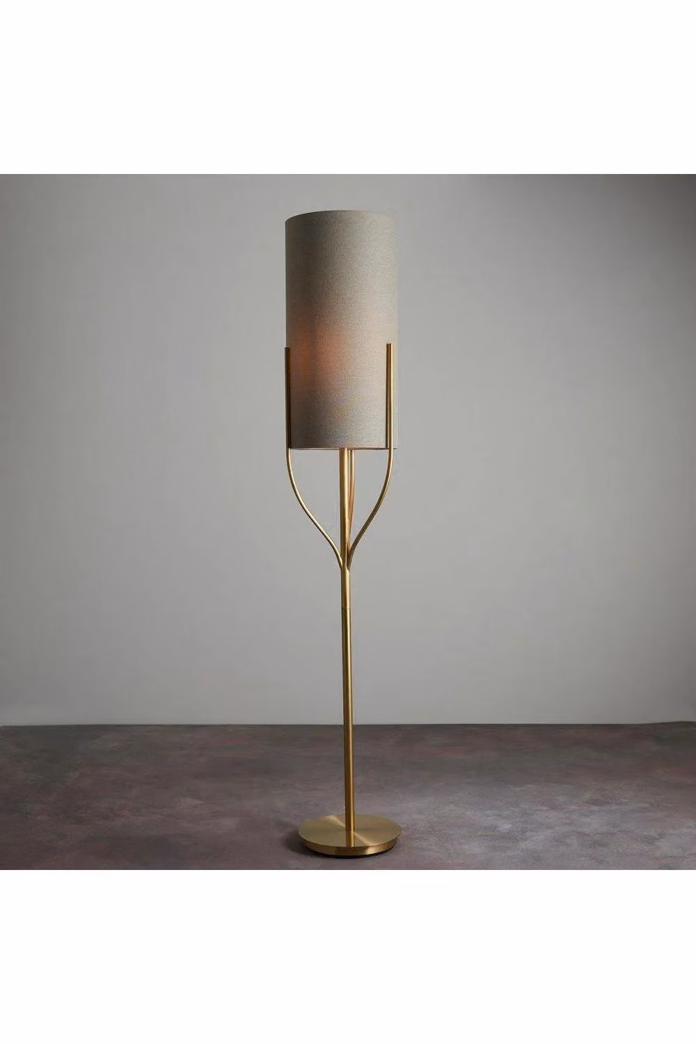 Netlighting Fraser Base and Shade Floor Lamp in Satin Brass and Natural Linen Mix Fabric Gold/Beige – 2