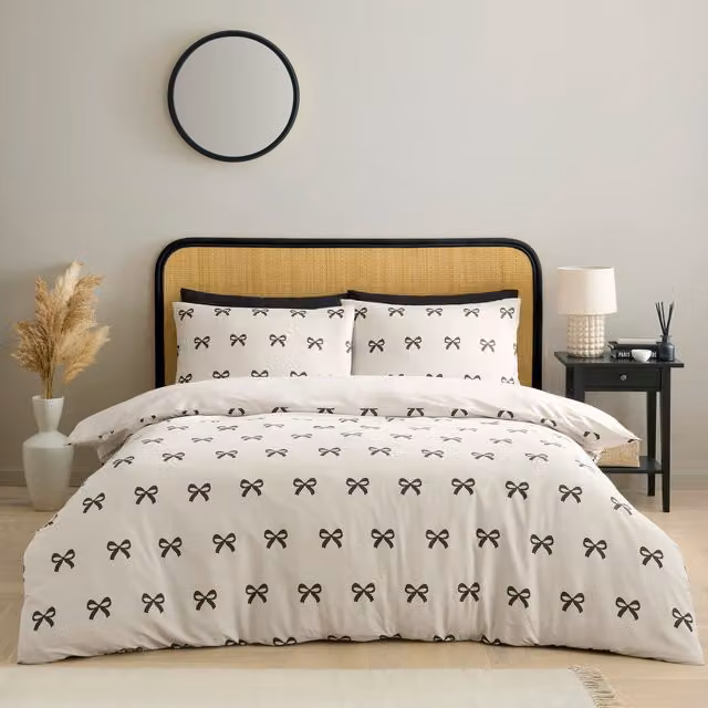 My Home Polly Bows Duvet Set in Beige and White, 200 x 200 cm