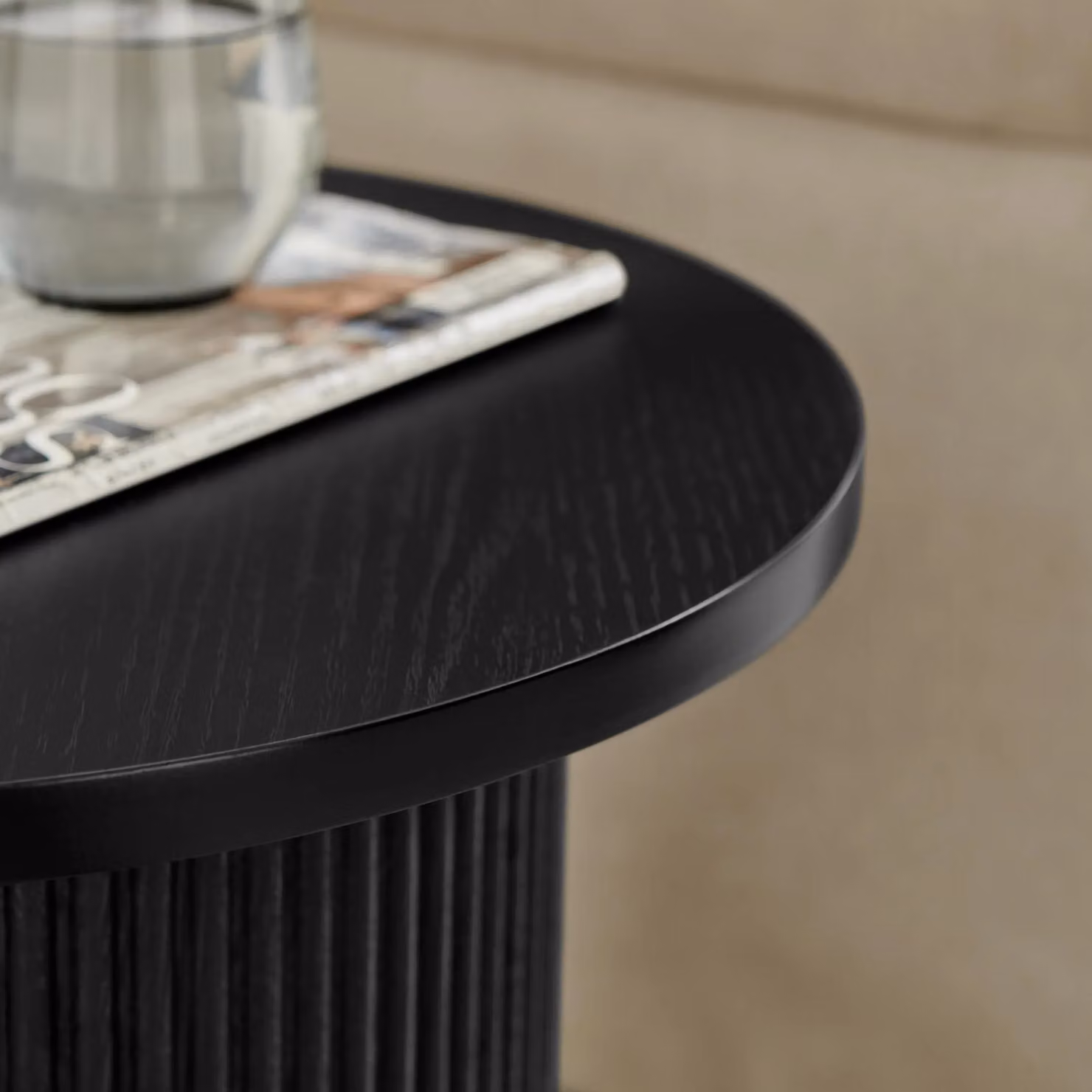 FurnitureboxUK Penrose Round Wood Effect Side Table in Black – 3