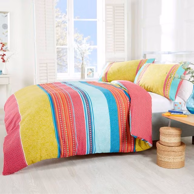 Rapport Home Havana Reversible Geometric Polycotton Duvet Set and Pillowcase in Multicolor and Red