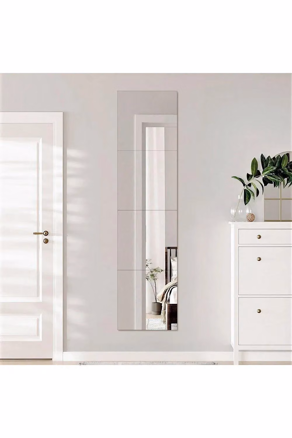 H&O Direct 4-Piece Set of Square Self-Adhesive DIY Acrylic Mirrors in Clear – 2
