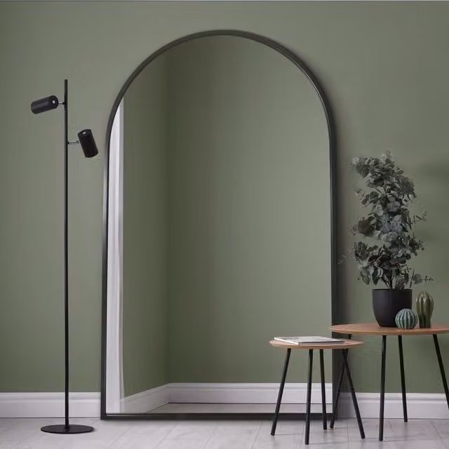 MirrorOutlet The Arcus Framed Arched Leaner Wall Mirror in Black