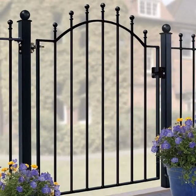 Burbage Iron Craft Manor-Weston Low Ball Top Single Gate in Black, Fits Gap of W: 95.5 cm, H: 104.1 cm – 1