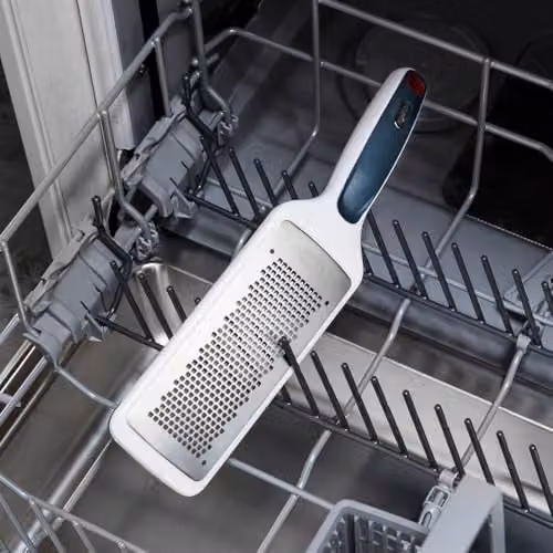 Zyliss Smooth Glide Fine Grater with Handle in White – 2