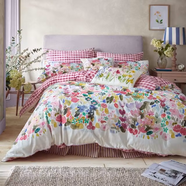 Bluebellgray Flora Reversible Cotton Percale Duvet Cover and Pillowcase Set in Cerise Multicolour