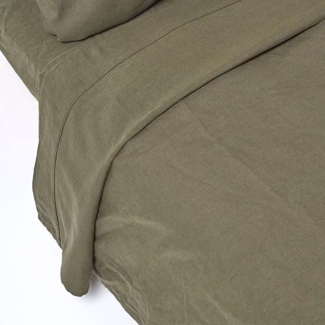Homescapes Linen and Cotton Flat Sheet, Olive Green, W: 200 cm x L: 200 cm